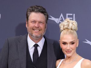 Blake Shelton and Gwen Stefani Bake Gingerbread Cookies At Home