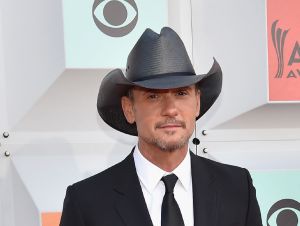 Tim McGraw And His Family Enjoy A 'Godfather' Themed Dinner
