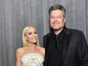 Blake Shelton And Gwen Stefani Use Tabloids As WallPaper