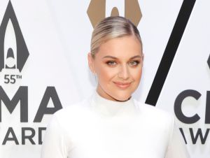 Kelsea Ballerini Addresses Rumors She Is Dating 'Outer Banks' Actor