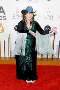 Jenee Fleenor attends the 57th Annual CMA Awards