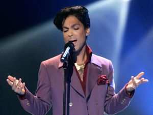 Prince performs onstage during the American Idol Season 5 Finale on May 24, 2006 at the Kodak Theatre in Hollywood, California.