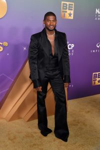 Usher at the 55th NAACP Image Awards - Red Carpet