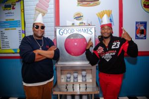 Kenan Thompson and Kel Mitchell for Good Burger. Ed's Secret Sauce could be one of the 5 Fictional Foods From Movies And TV that look delicious!