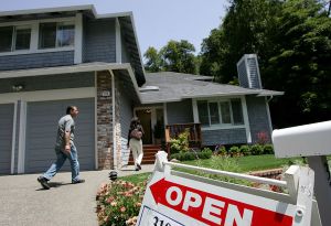 House for sale. A realtor is going viral for his Speed Tours!