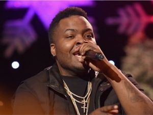 Recording artist Sean Kingston performs onstage during the 2015 Hollywood Christmas Parade on November 29, 2015 in Hollywood, California.